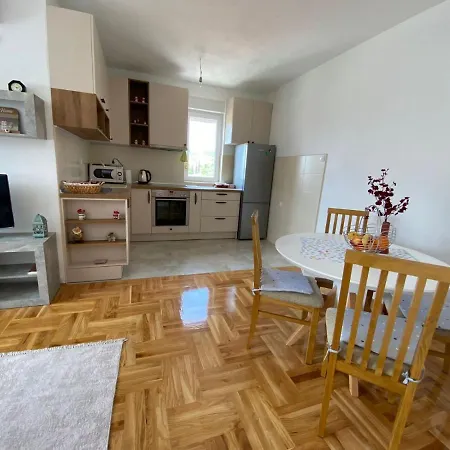 Sunny Day Apartment